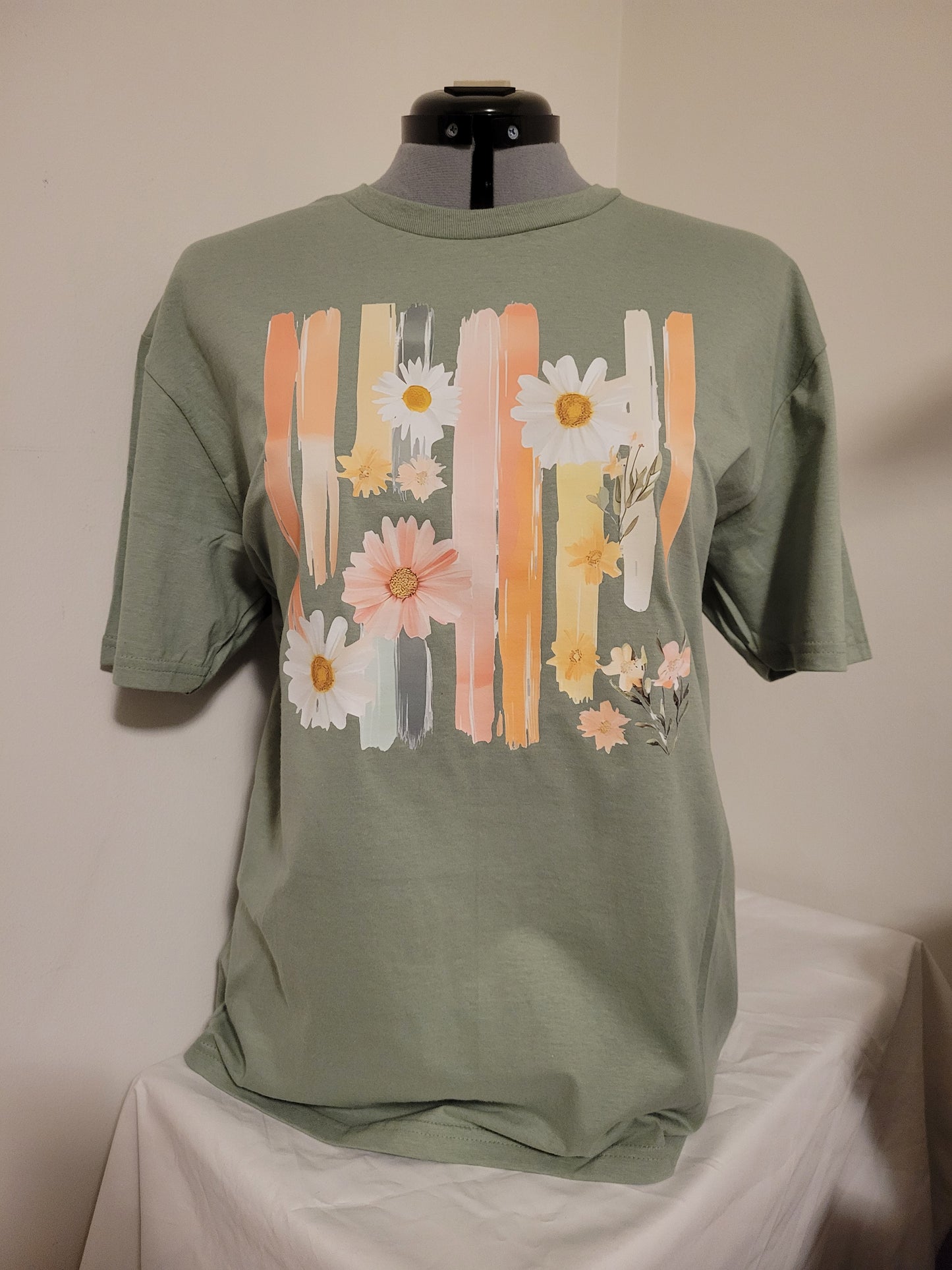 Gildan Softstyle Adult T-shirt Watercolor flower painted